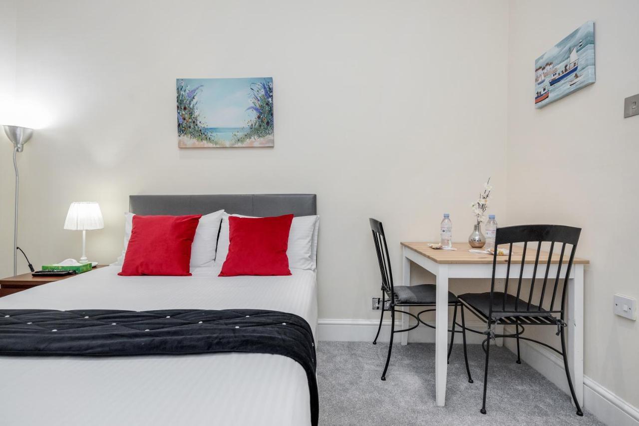Oxford Street Homestay Londra Dış mekan fotoğraf