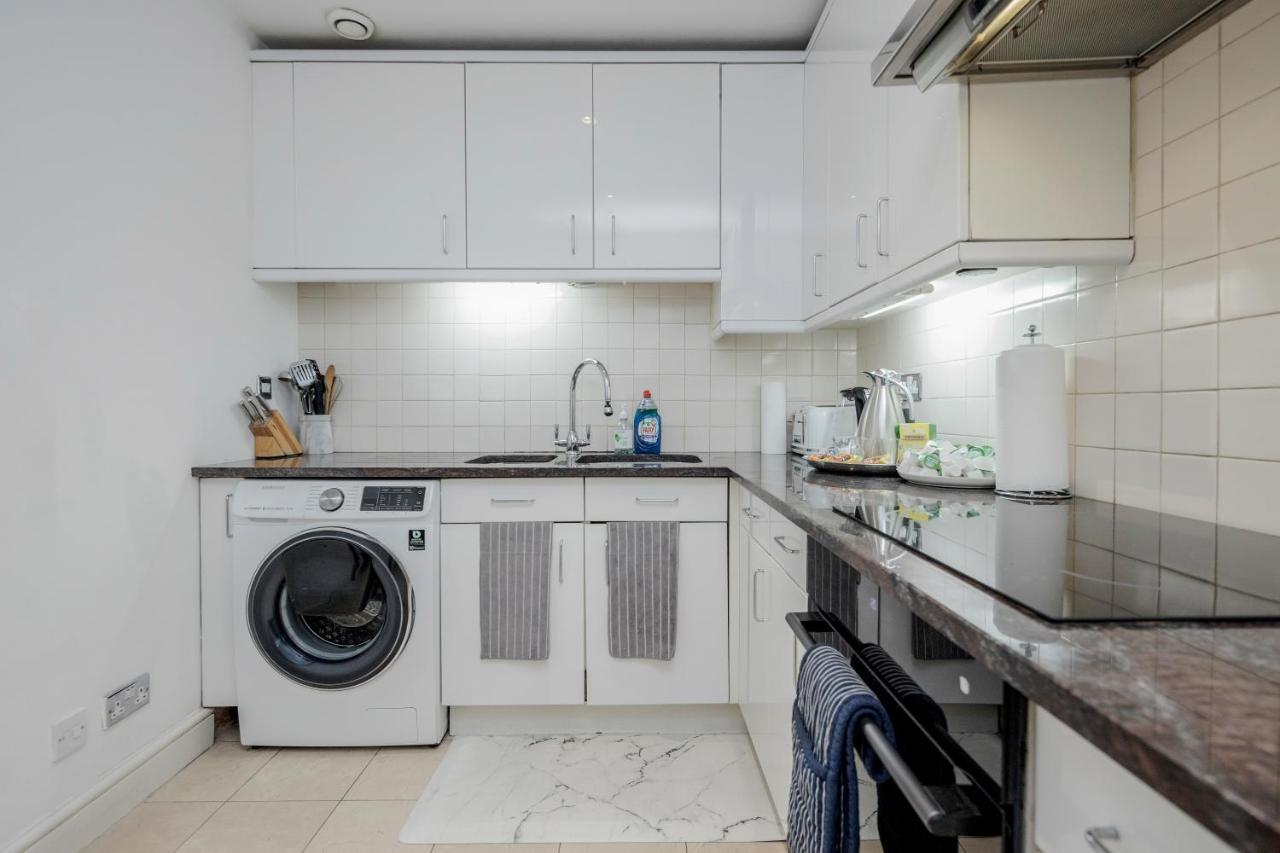 Oxford Street Homestay Londra Dış mekan fotoğraf