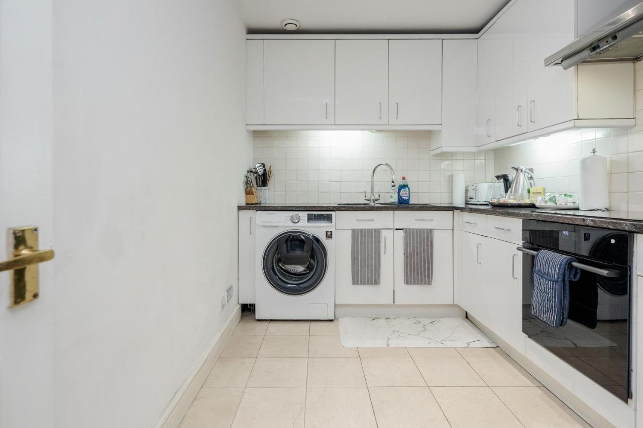 Oxford Street Homestay Londra Dış mekan fotoğraf