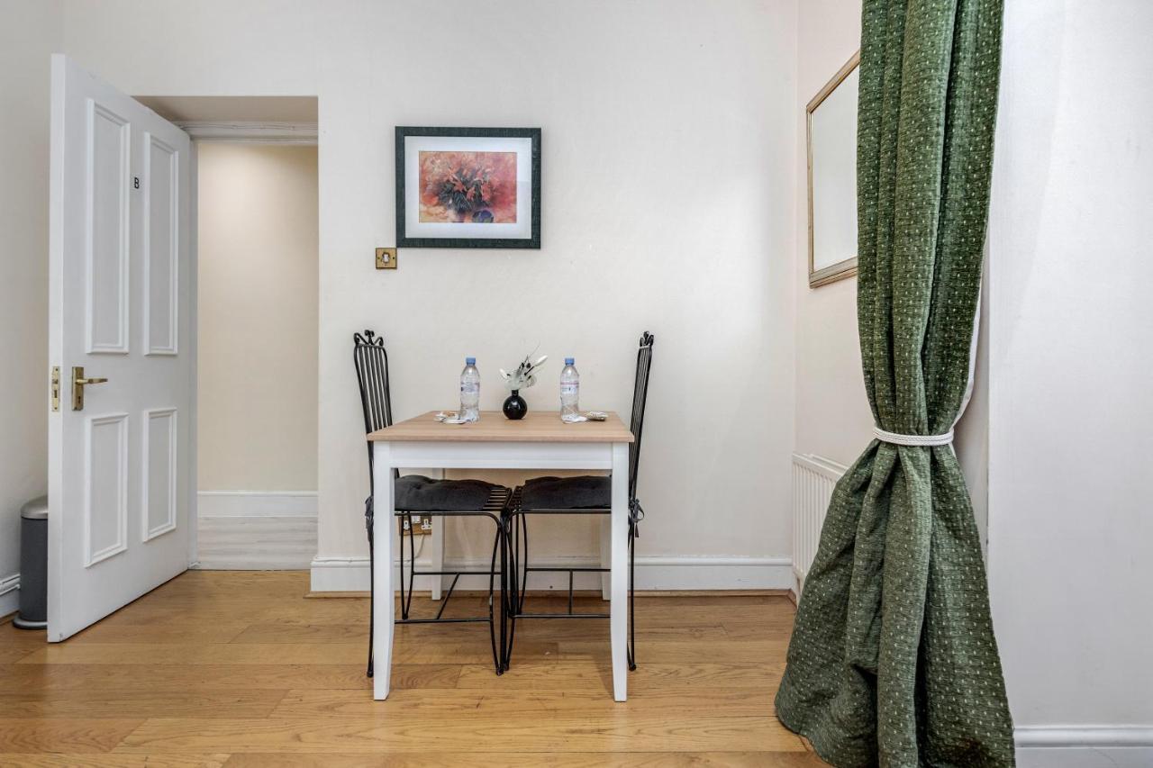 Oxford Street Homestay Londra Dış mekan fotoğraf