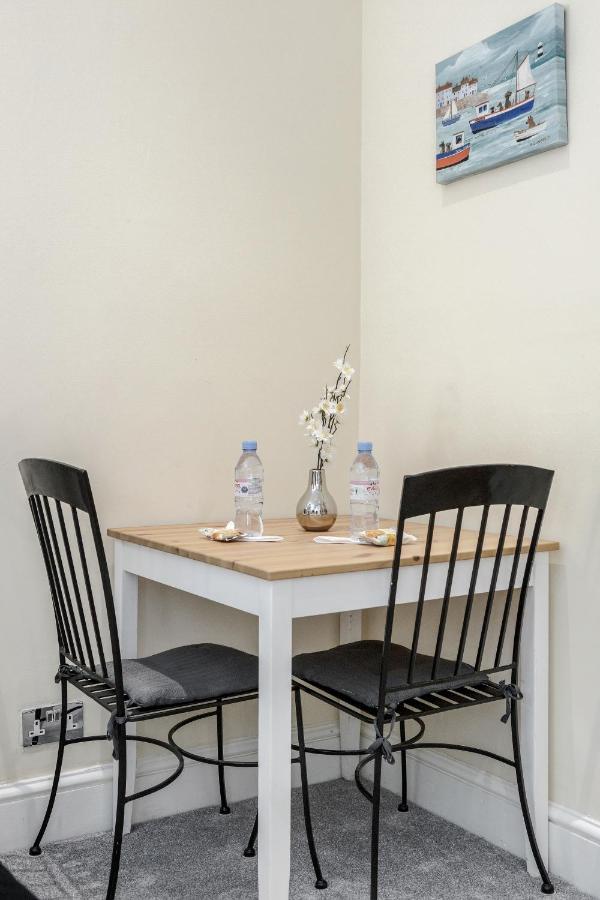 Oxford Street Homestay Londra Dış mekan fotoğraf