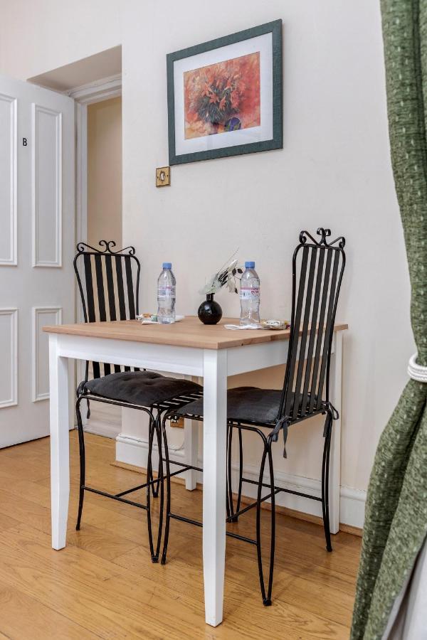 Oxford Street Homestay Londra Dış mekan fotoğraf
