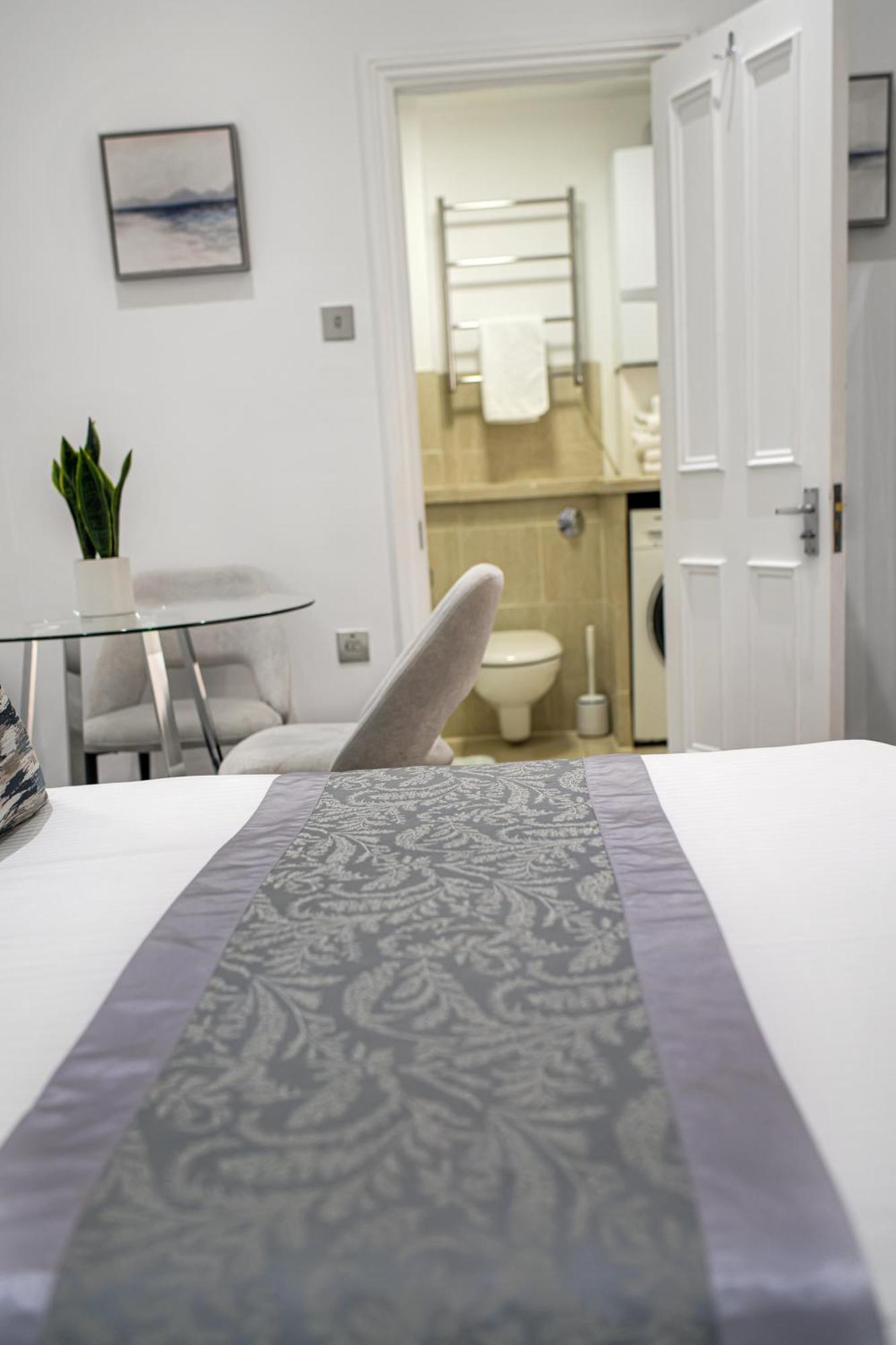 Oxford Street Homestay Londra Dış mekan fotoğraf