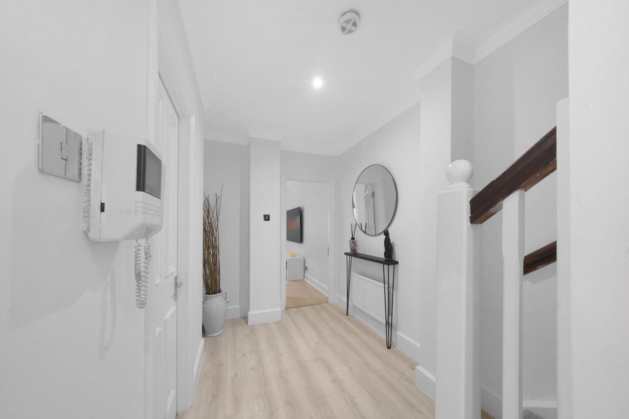 Oxford Street Homestay Londra Dış mekan fotoğraf